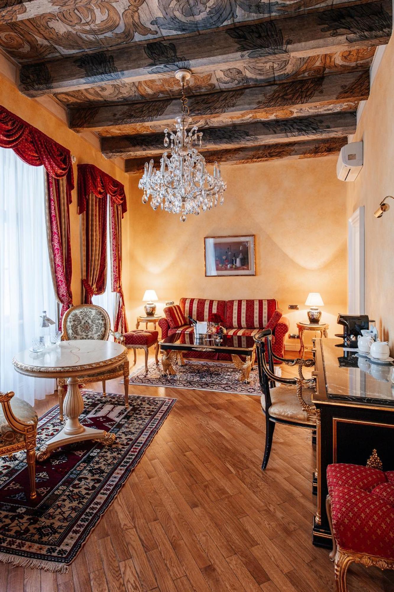 Alchymist Grand Hotel And Spa - Preferred Hotels & Resorts Praha Bagian luar foto